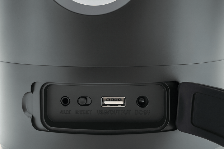 Bluetooth sauna bucket and ladle with USB and AUX input ports for enhanced sauna experience