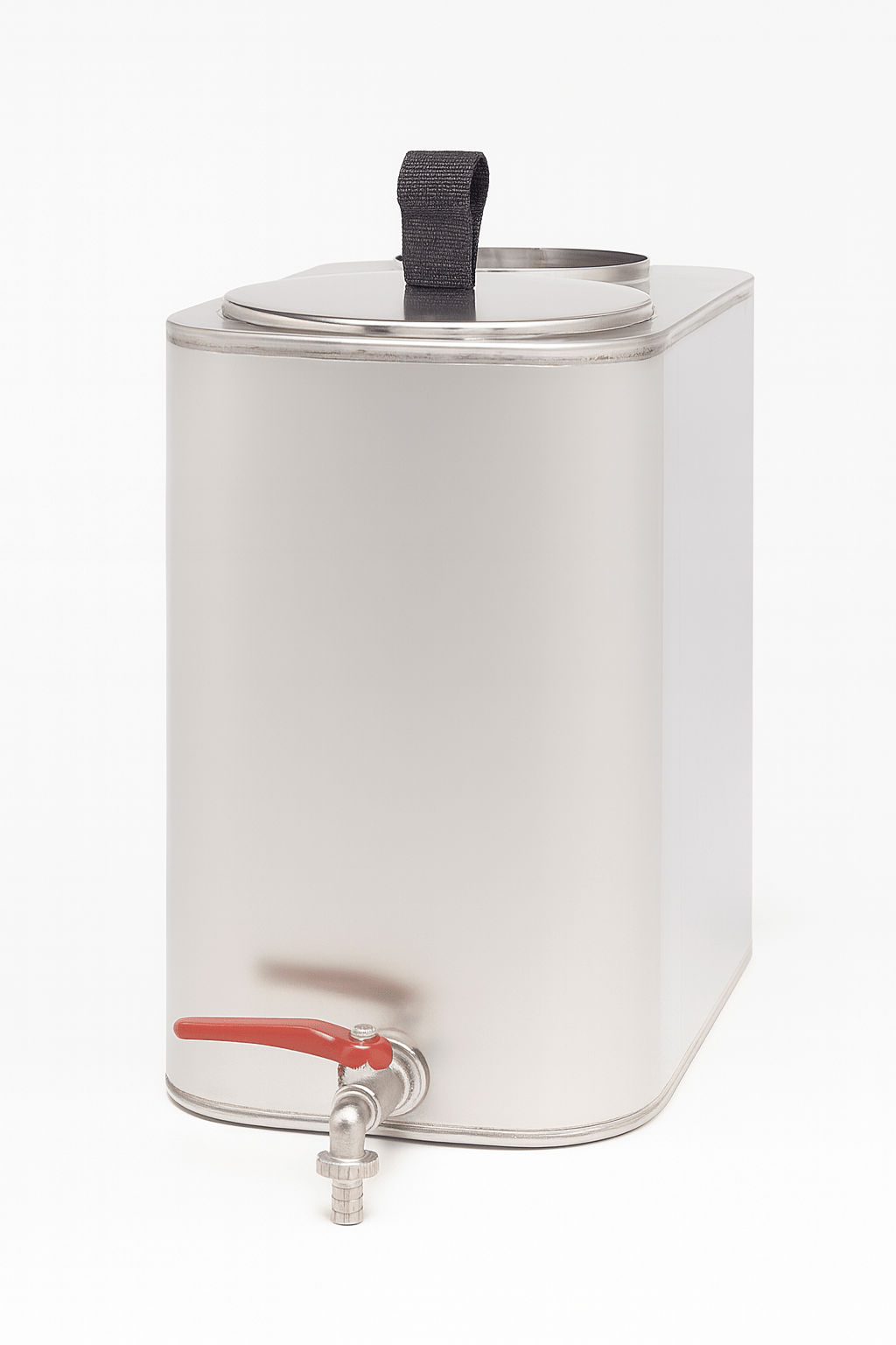 30-liter chimney water tank made of stainless steel with a convenient tap for easy dispensing