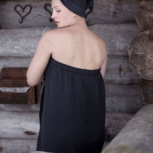 Rento luxury sauna sarong in black, perfect for comfort after a sauna session