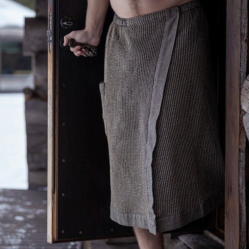 Rento Kenno waist towel in dark check pattern, perfect for sauna and spa use