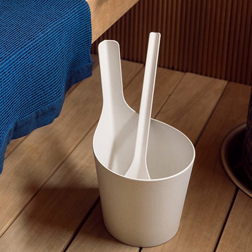 Rento Pisara sauna ladle set in white, designed for easy use in sauna environments